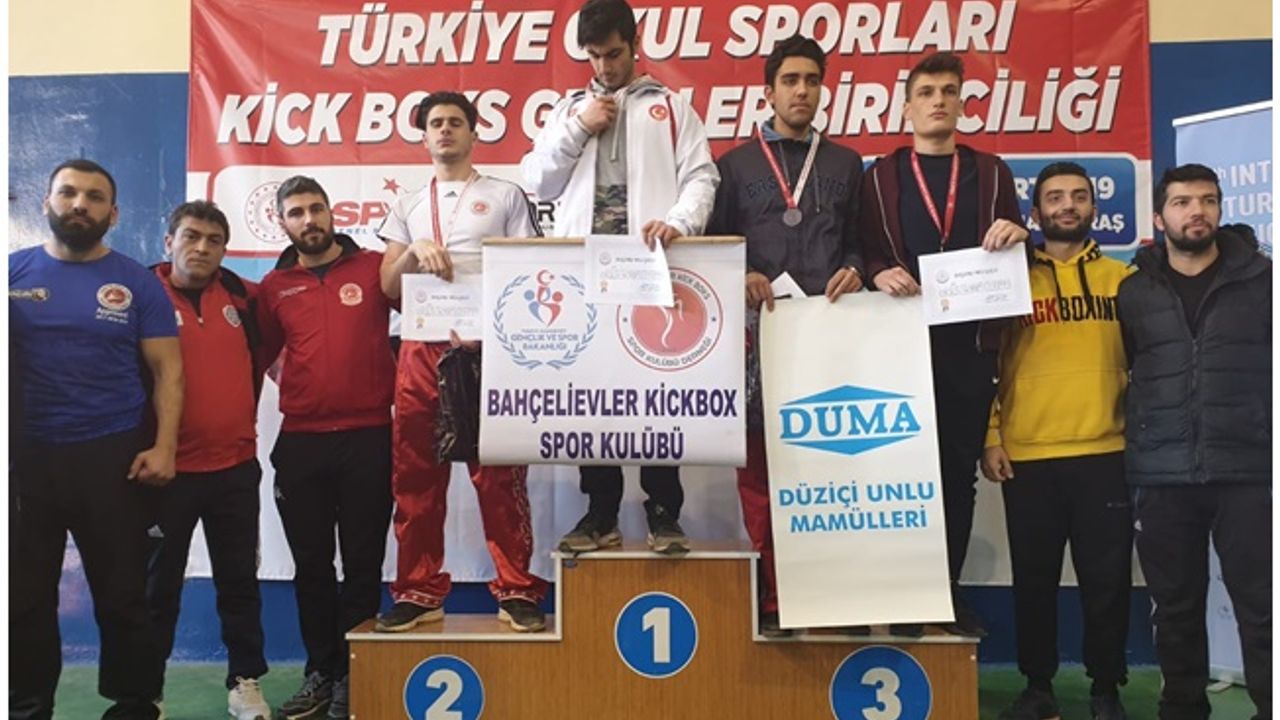 Afşin'deki Kick Boks turnuvasında Türkiye ikincisi oldular