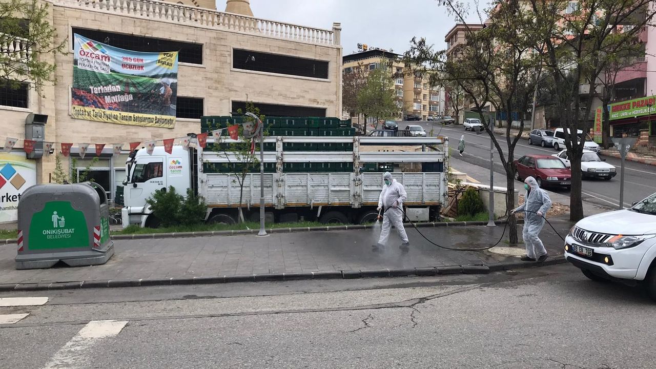 Kahramanmaraş’ta Bulvar ve Caddeler Dezenfekte Ediliyor