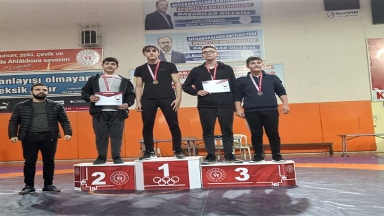 Kahramanmaraş'ta spor yarışlarını kazanan öğrencilere madalya!