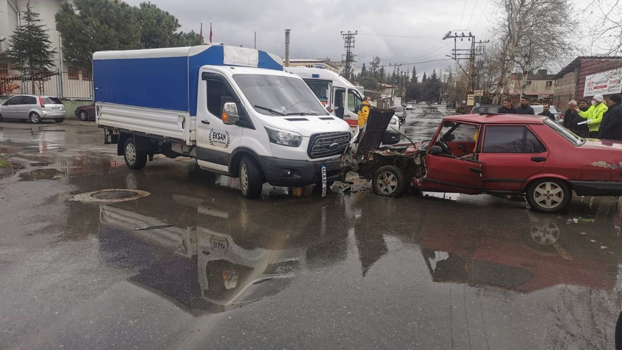 Kahramanmaraş'ta trafik kazasında 3 kişi yaralandı!