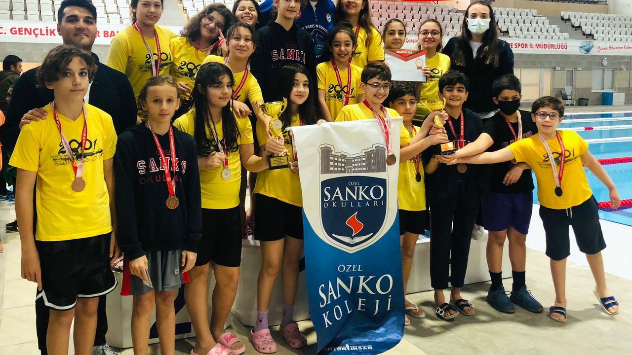 SANKO Okulları yüzmede 39 madalya ve 2 kupa kazandı