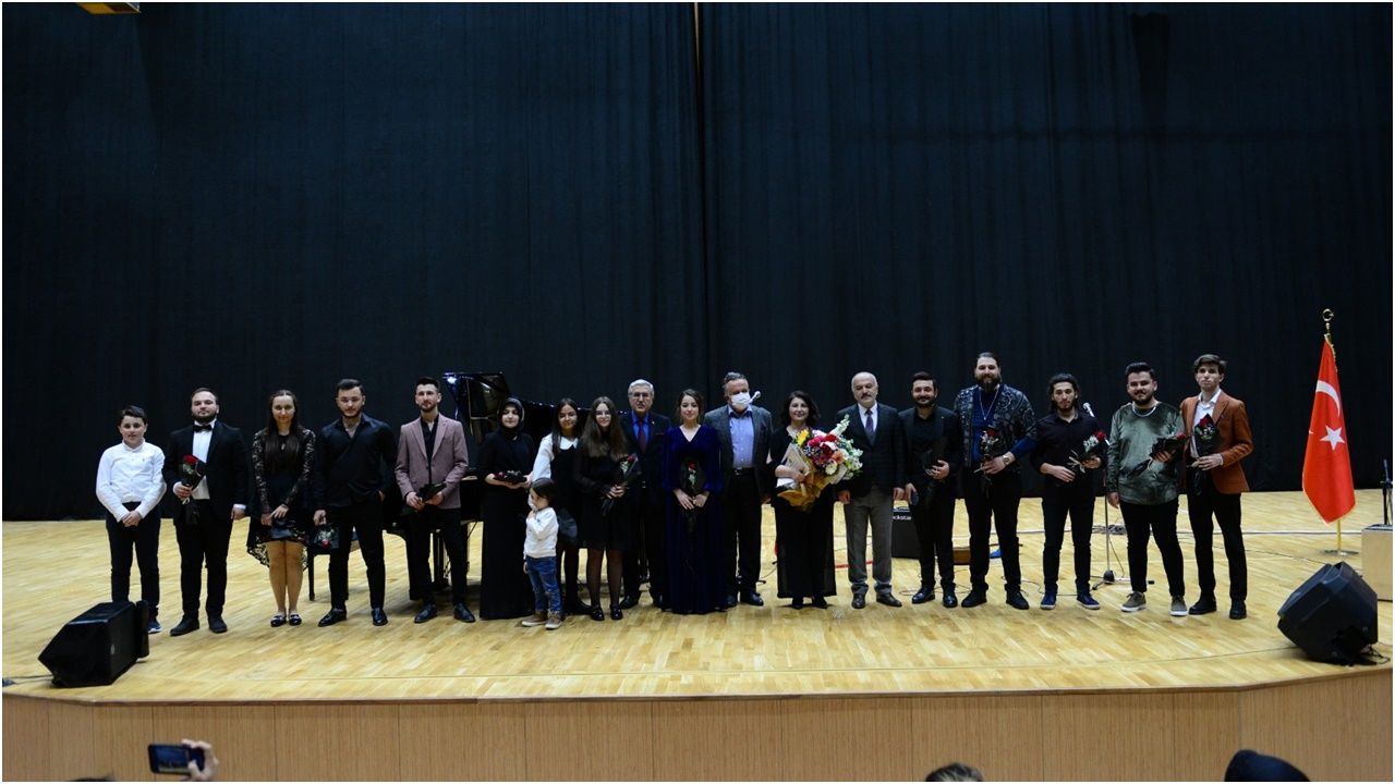 KSÜ, Güzel Sanatlar Fakültesi Piyano sınıfı öğrencileri yeteneklerini sergiledi