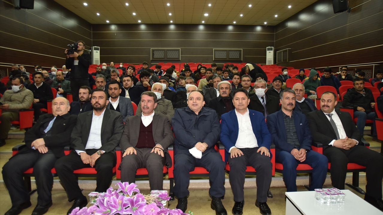Türkoğlu'nda "Benim İlçem, Benim Tarihim" konferansı düzenlendi