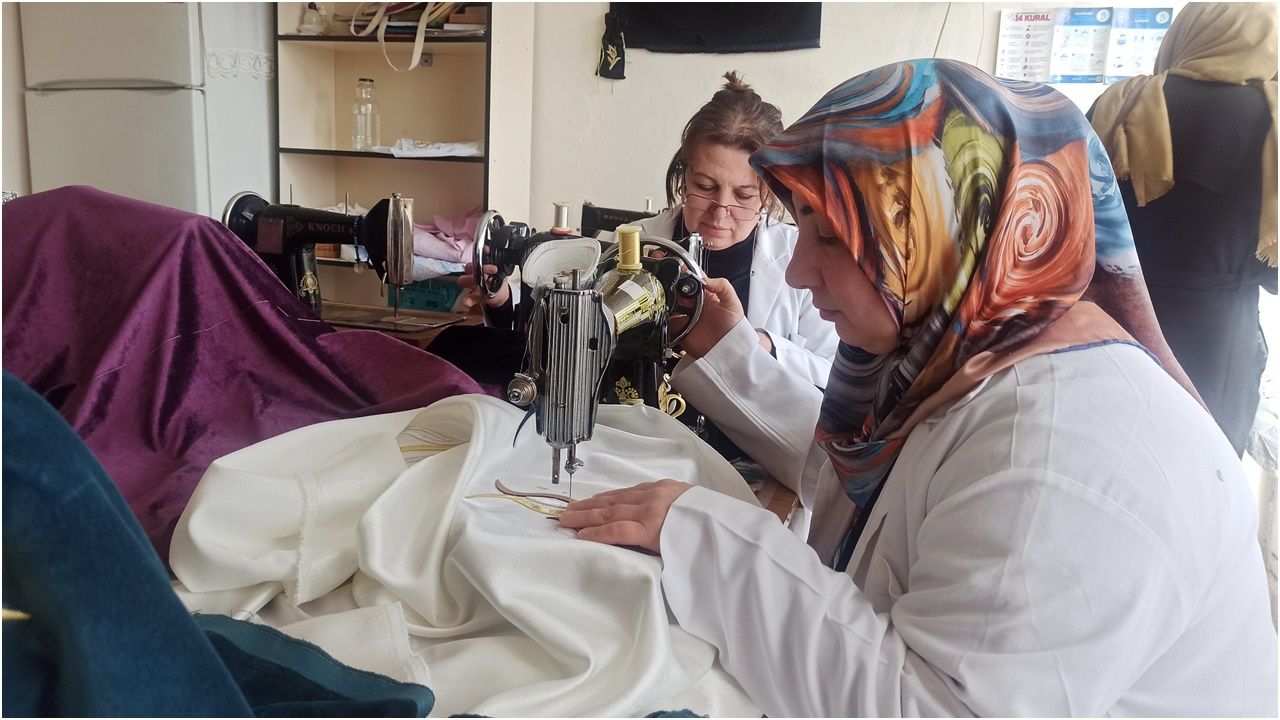 Kahramanmaraş'ta kadınlar halk eğitim merkezinde ekonomilerine katkı sağlıyor!