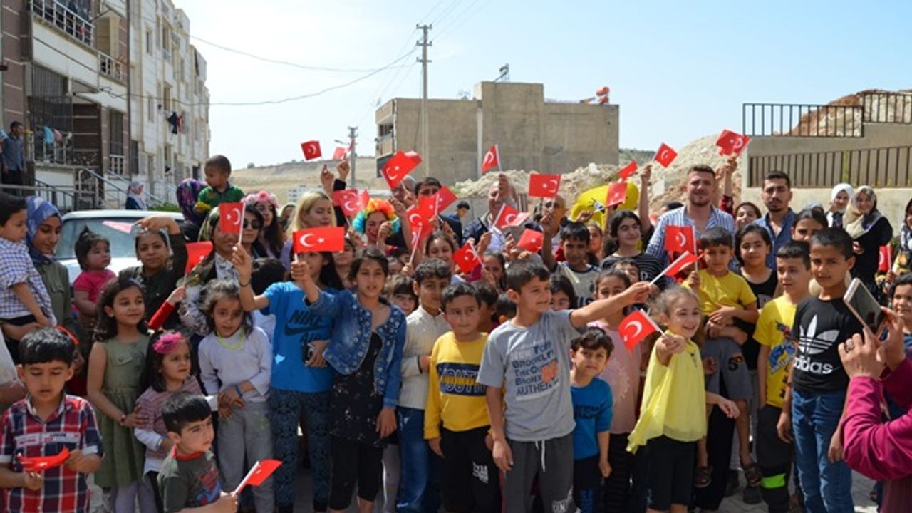 CHP çocukların sevincini paylaştı