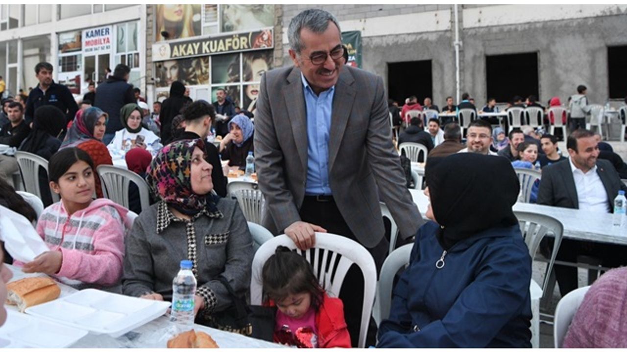 Başkan Güngör mahalle sakinleriyle iftar yaptı