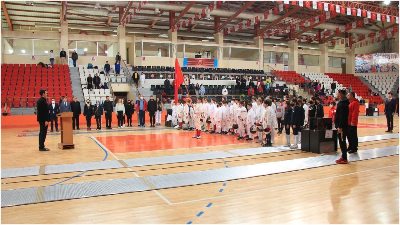 Okul Sporları Eskrim Türkiye Birinciliği müsabakaları tamamlandı