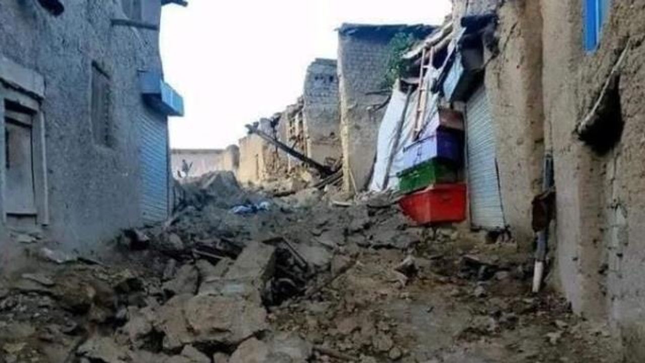 Afganistan’ı deprem vurdu! Taş üstünde taş kalmadı