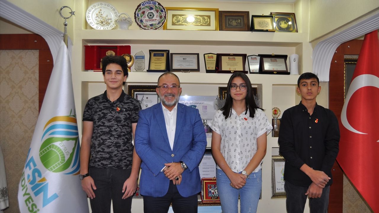 Afşin Belediye Başkanı Güven, Başarılı Öğrencileri Ödüllendirdi