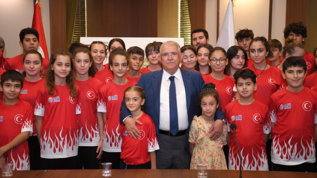 Masa Tenisi Yıldız-Genç Milli Takımı’ndan Başkan Mahçiçek’e teşekkür ziyareti
