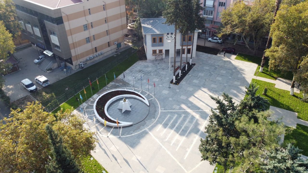 Türkoğlu Millet Meydanı’nın İkinci Etabında Sona Gelindi!