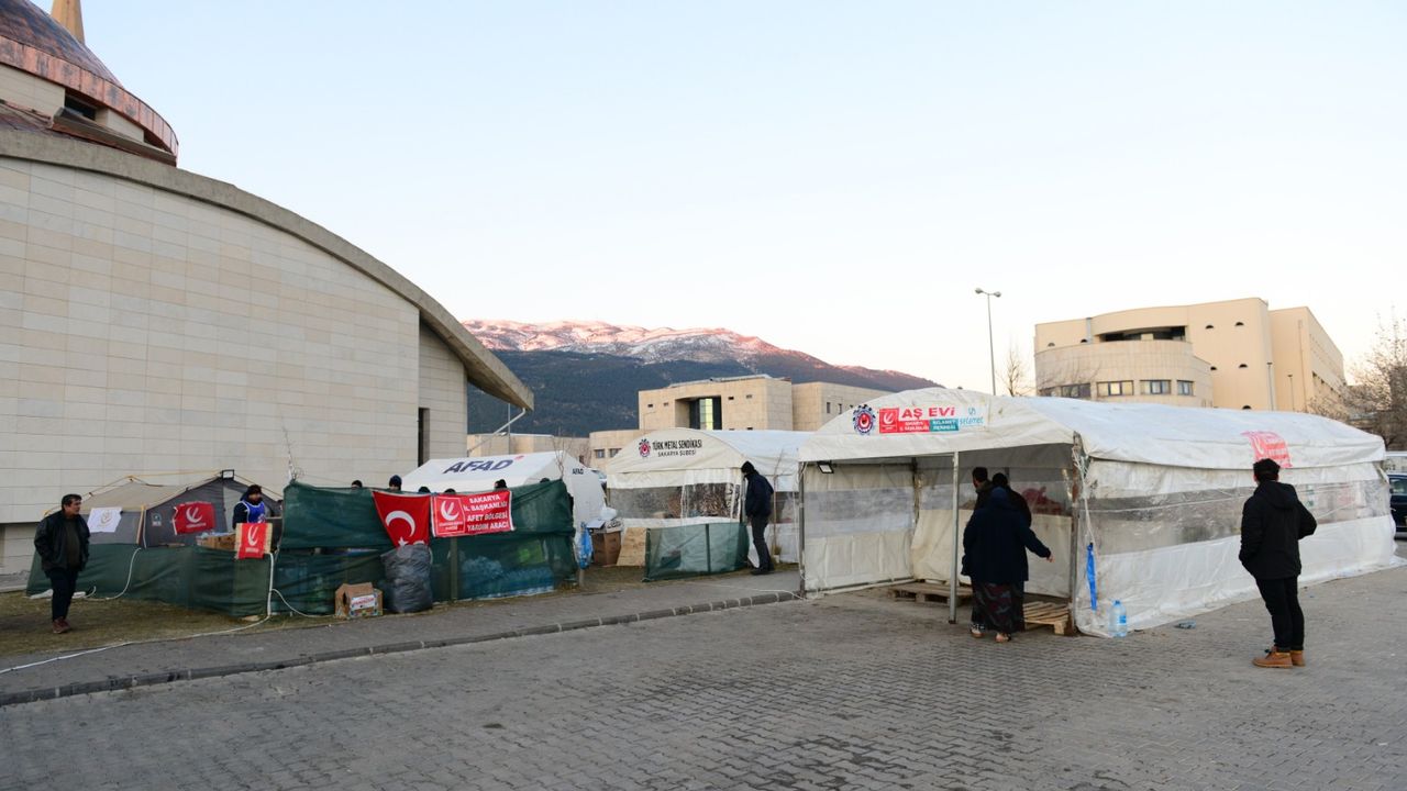 Kahramanmaraş Sütçü İmam Üniversitesi Avşar Yerleşkesi Depremzedelere Ev Sahipliği Yapıyor