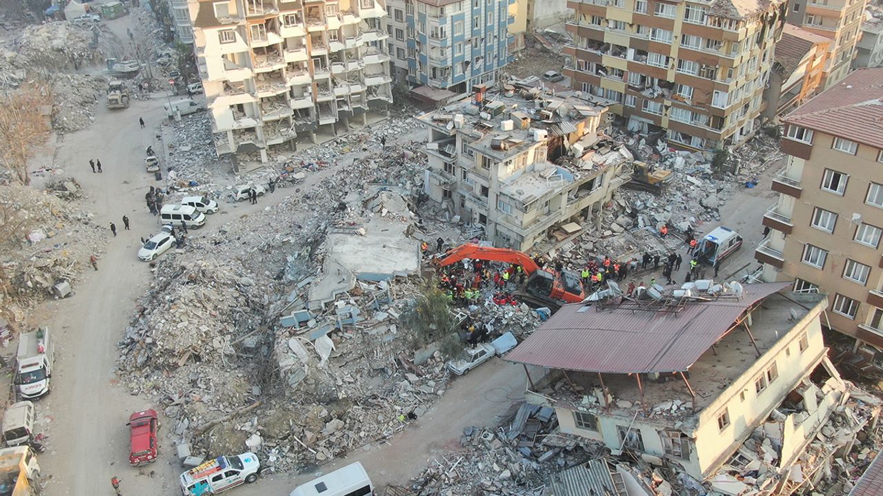 Depremde can kaybı 41 bin 156'ya yükseldi