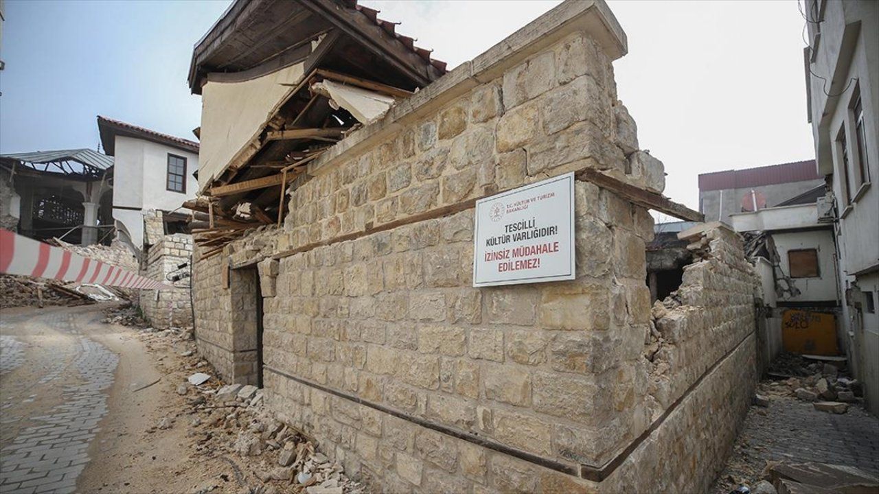 Dulkadiroğlu'nda depremlerden etkilenen tarihi yapılar yeniden ayağa kaldırılacak!