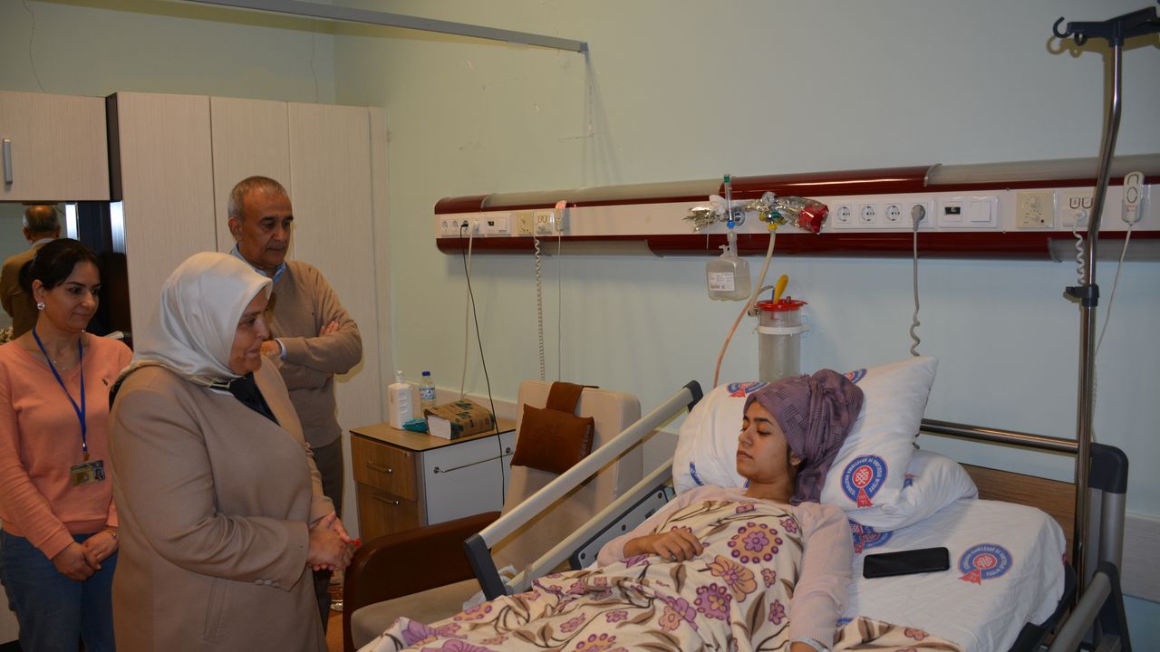 Kahramanmaraş Milletvekili Habibe Öçal, KSÜ Tıp Fakültesi Hastanesindeki  Depremzedeleri Ziyaret Etti