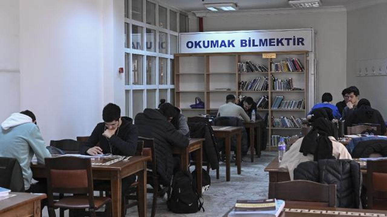 Kahramanmaraş'ta öğrenciler 15 kütüphanede sınava hazırlanıyor