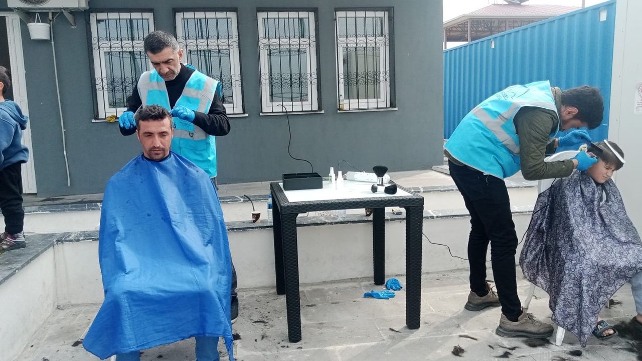 Dulkadiroğlu Belediyesi Mobil Berber Ekibi Çalışmalarını Sürdürüyor