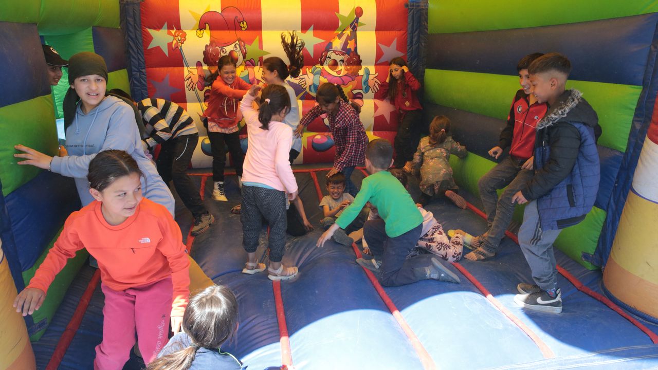 İletişim Başkanlığı’nın Gezici Çocuk Oyun Tırı, EXPO 2023 alanındaki çocuklarla buluştu
