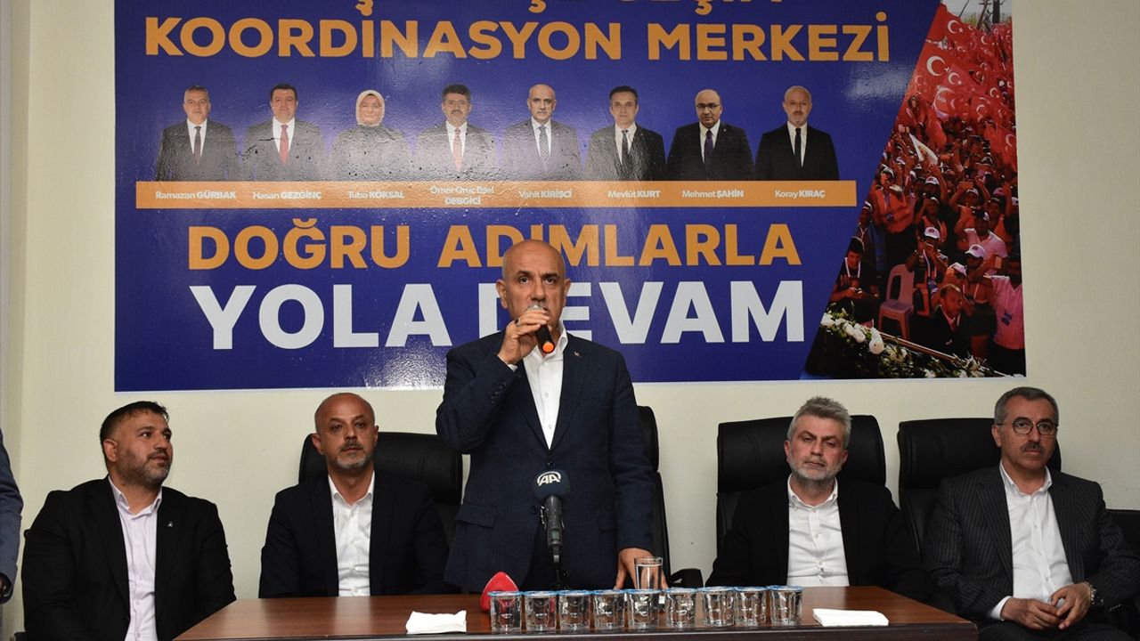 Bakan Kirişci, AK Parti Afşin Seçim Ofisi'nde konuştu