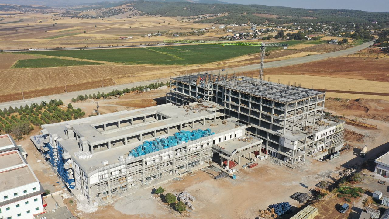 Depremlerin merkez üssü Kahramanmaraş'a 5 yeni hastane yapılacak