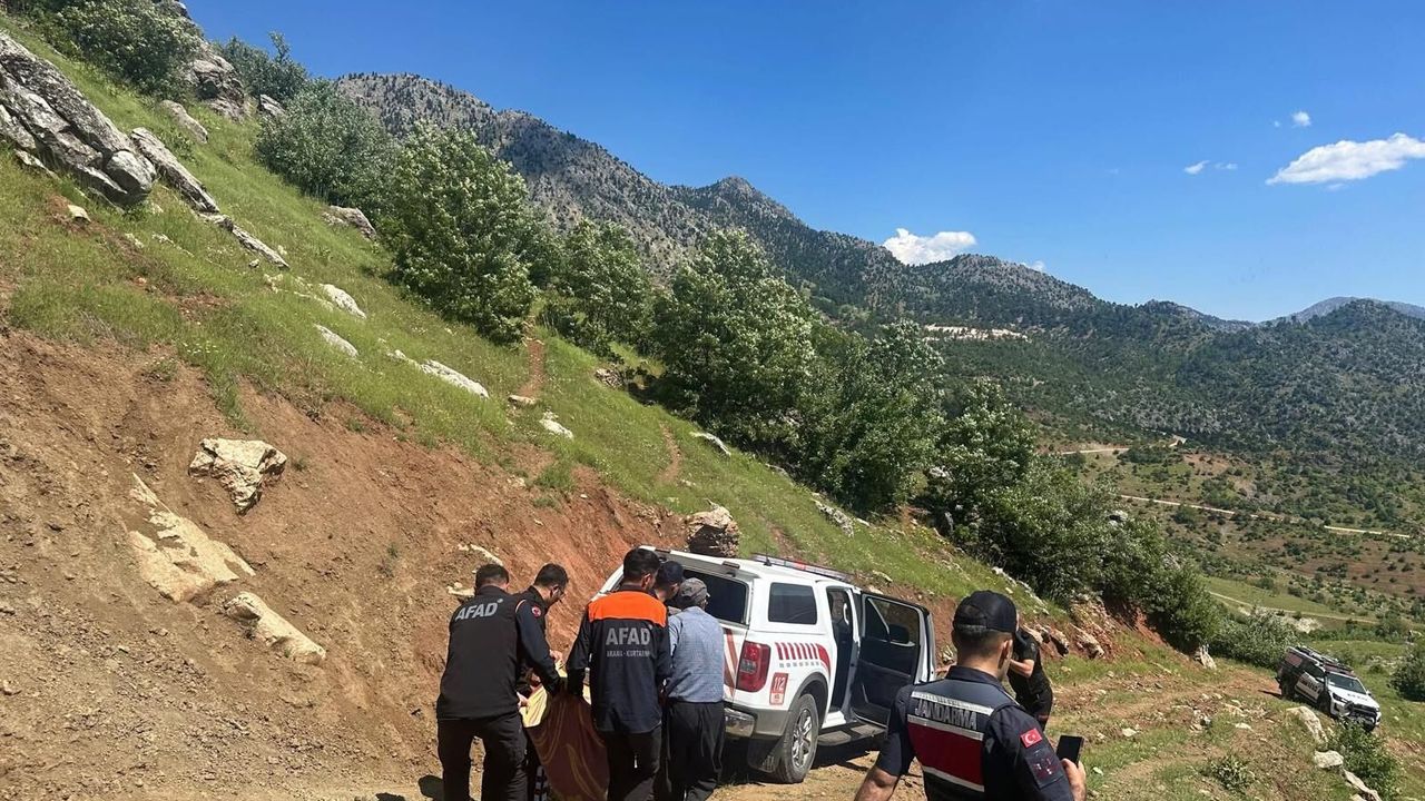 Kahramanmaraş'ta dağlık arazide mahsur kalan yaşlı kadın kur