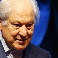 Nuri Pakdil kimdir
