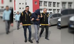 Çaldıkları bilgisayarı taksi şoförüne hediye ettikleri iddiası
