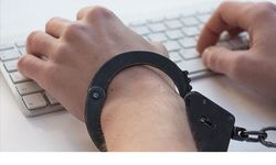 'Klavye Teröristleri' Siber Polislerden Kaçamadı