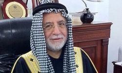 Arap şeyhi gibi giyinen Rektör, görevden alındı!