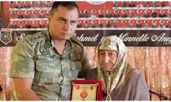 Şehit yakınlarına plaket