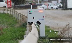 Trafik ihlali yapanlara karşı bariyerlerde gezen robot
