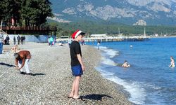 Antalya'da yılın ilk günü deniz keyfi