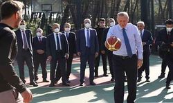 Erdoğan Gençlerle Basket Oyandı