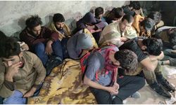 Metruk bir yapıda Afganistan uyruklu 23 göçmen yakalandı