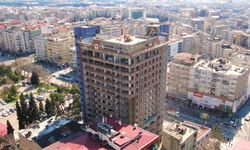 Kahramanmaraş’ta eski il özel idare binası yıkımı devam ediyor!'