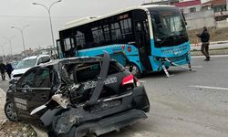 Kahramanmaraş'ta sürücü eğitim aracı ile otobüs çarpıştı!