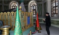 Mehmet Çevik Emir Sultan Türbesi’nde dua etti
