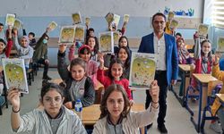 Kahramanmaraş'ta Türkçe öğretmeni, öğrencilerine kitap yazdırarak EBA’da yayınlandı!