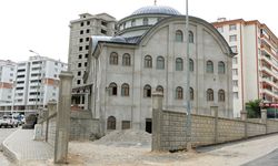 Şehitler Camii’nde çevre düzenleme çalışmaları gerçekleştiriliyor