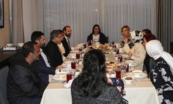 Davutoğlu vatandaşlara evinde iftar verdi