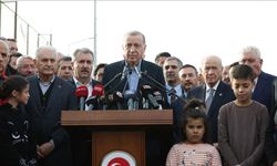 Cumhurbaşkanı Erdoğan: Depremzedelerimize 15 bin lira taşınma yardımını bugün itibarıyla ödemeye başlıyoruz