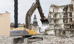 Kahramanmaraş'ta bina yıkım ve enkaz kaldırma çalışmaları 10 mahallede sürecek