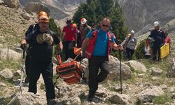 Tırmanış yapan dağcı düşerek öldü