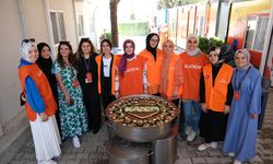 Kadın ve Demokrasi Vakfından Kahramanmaraş’ta depremzedelere aşure ikramı