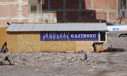Deprem Sonrası Enkaz Üzerine Gazino Kuruldu!
