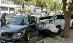 Kahramanmaraş’ta önce otomobile sonra park halindeki araçlara ve yayaya çarptı 