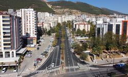 Kahramanmaraş Büyükşehir Belediyesi Cadde Yenileme Projesi ile Yolları Yeniliyor