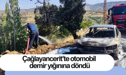 Çağlayancerit’te otomobil demir yığınına döndü