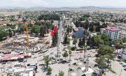 Türkoğlu Atatürk Caddesi’nde Altyapı Sonrası Asfalt Atağı