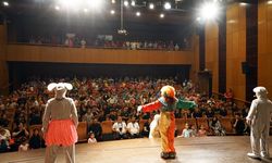 Kahramanmaraşlı Minikler Sanatla Buluştu: “Sam ile Julia”ya Yoğun İlgi